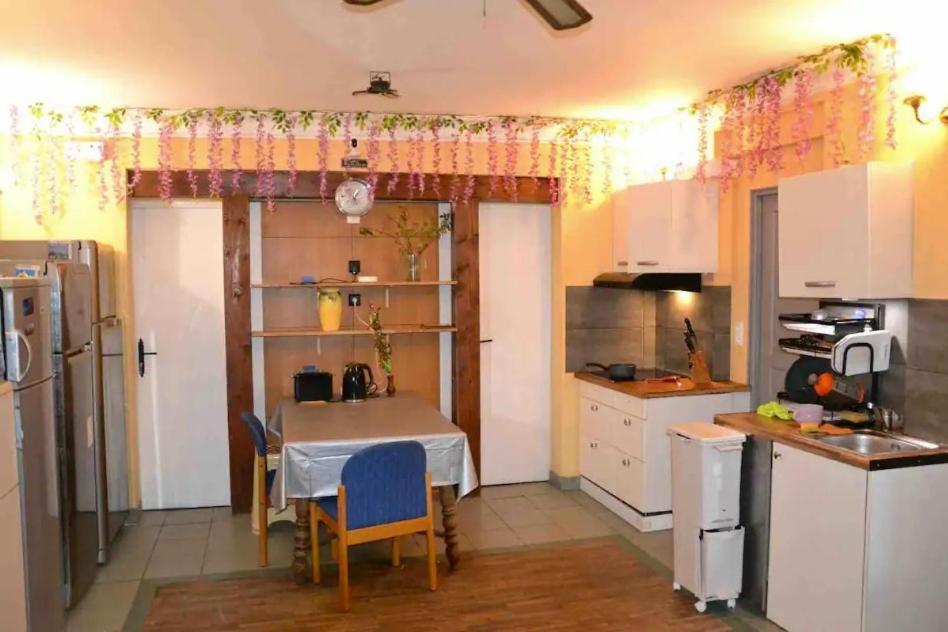 Leleka Hostel Esbly Extérieur photo